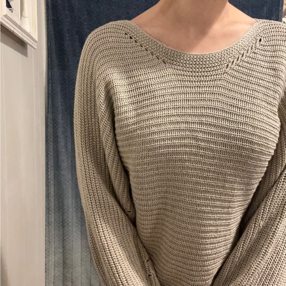 Hem & Thread Sweaters - Hem & Thread cool toned Taupe Knit Sweater with beautiful drape - size Medium